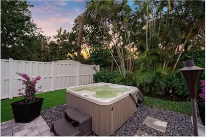 2817 NE 9th Avenue, Wilton Manors, FL 33334 - Photo 23