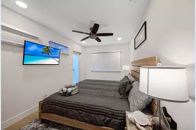 2817 NE 9th Avenue, Wilton Manors, FL 33334 - Photo 11