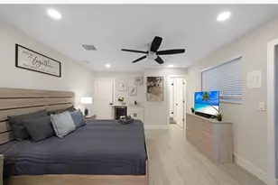 2817 NE 9th Ave, Wilton Manors, FL 33334 - Photo 17