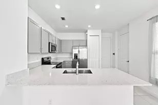 2011 Tamarind Dr, Riviera Beach, FL 33410 - Photo 5