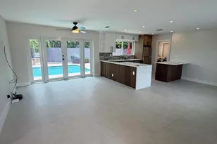 1100 W Camino Real, Boca Raton, FL 33486 - Photo 3