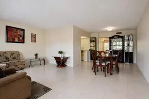 307 Greenbrier B, West Palm Beach, FL 33417 - Photo 3