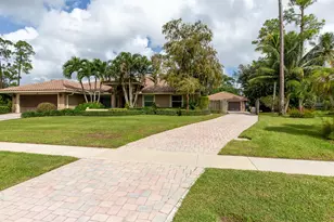 352 Window Rock Dr, Wellington, FL 33414 - Photo 19