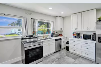 8047 NW 1st Place, Miami, FL 33150 - Photo 9