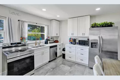 8047 NW 1st Place, Miami, FL 33150 - Photo 11