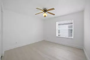 1378 SW 180th Ave, Pembroke Pines, FL 33029 - Photo 15