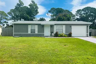 1119 S E O'Donnell Ln, Port Saint Lucie, FL 34983 - Photo 1