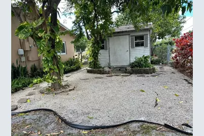 845 NW 10th Avenue, Dania Beach, FL 33004 - Photo 23