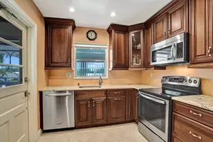 2121 NE 68th St, Fort Lauderdale, FL 33308 - Photo 9