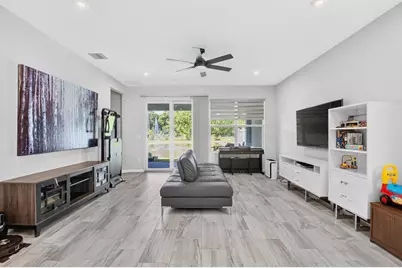 6710 Pointe Of Woods Drive, West Palm Beach, FL 33413 - Photo 11