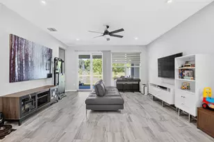 6710 Pointe of Woods Dr, West Palm Beach, FL 33413 - Photo 11