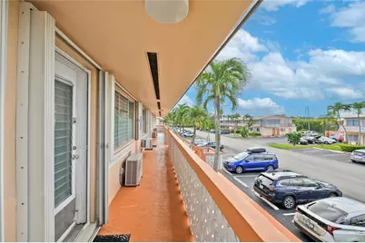 925 SW 11th Avenue #Unit j17, Hallandale Beach, FL 33009 - Photo 7
