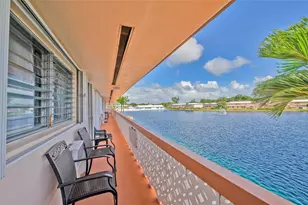 925 SW 11th Ave, Hallandale Beach, FL 33009 - Photo 3