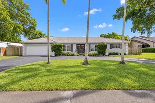 560 S Lake Dasha Dr, Plantation, FL 33324 - Photo 1