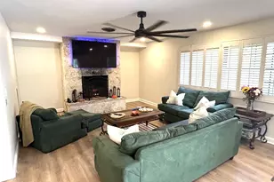 560 S Lake Dasha Dr, Plantation, FL 33324 - Photo 5