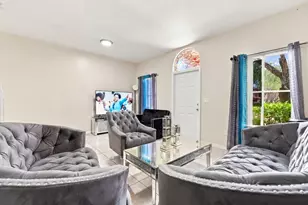 406 W Santa Catalina Cir, North Lauderdale, FL 33068 - Photo 9
