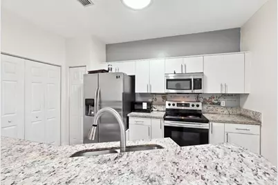 406 W Santa Catalina Circle #406, North Lauderdale, FL 33068 - Photo 5