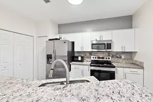 406 W Santa Catalina Cir, North Lauderdale, FL 33068 - Photo 5