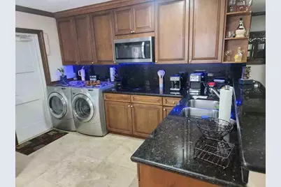 1195 NW 30th Place, Miami, FL 33125 - Photo 9