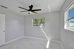 260 NE 41st St, Oakland Park, FL 33334 - Photo 23