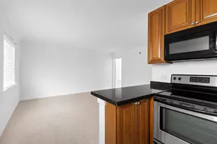 2655 NE 8th Ave, Wilton Manors, FL 33334 - Photo 3