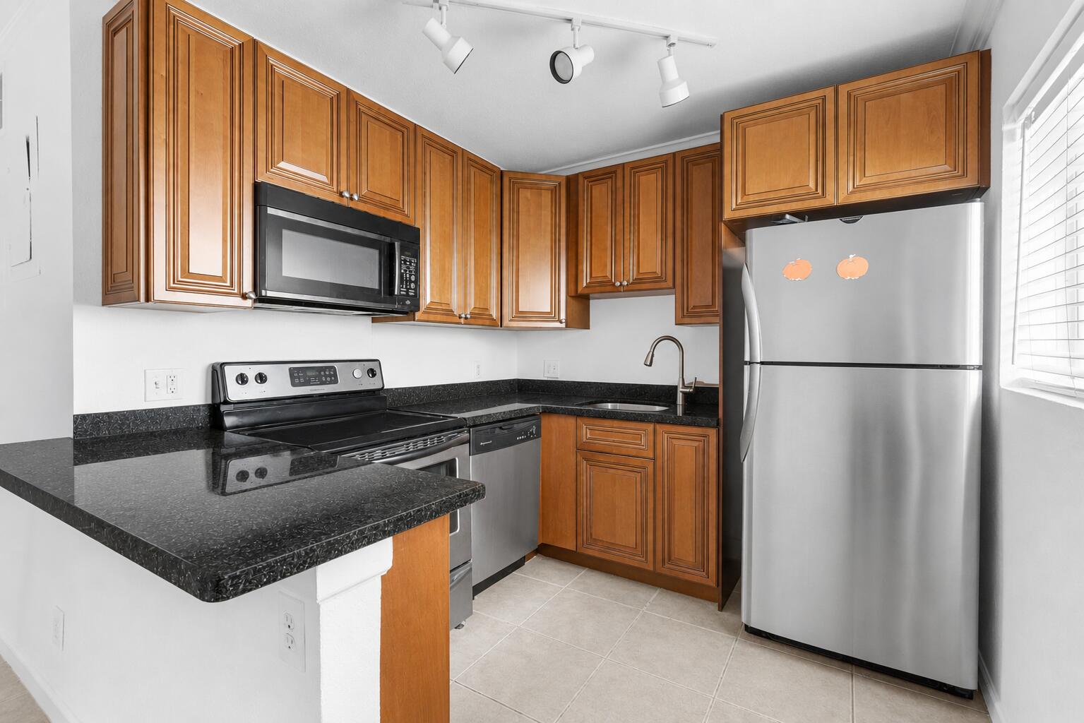 2655 NE 8th Ave #106 - 2655 NE 8th Ave #106, Wilton Manors, FL 33334 Luxury Property | Jose Angel Pina