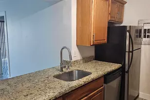10035 Winding Lake Rd, Sunrise, FL 33351 - Photo 7