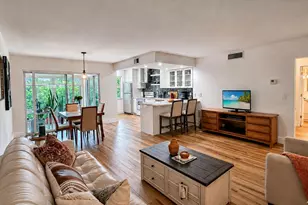 21 Colonial Club Dr, Boynton Beach, FL 33435 - Photo 1