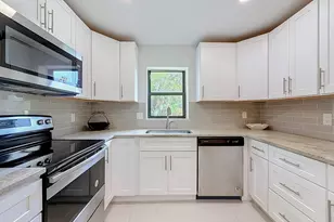 16300 Golf Club Rd, Weston, FL 33326 - Photo 9