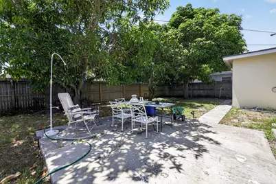 1213 14th Avenue S, Lake Worth Beach, FL 33460 - Photo 25