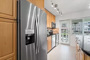 2881 NE 32nd St, Fort Lauderdale, FL 33306 - Photo 9