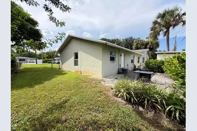 8748 Sunset Drive, Palm Beach Gardens, FL 33410 - Photo 13