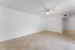 8195 Severn Dr, Boca Raton, FL 33433 - Photo 9