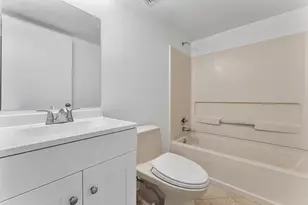 8195 Severn Dr, Boca Raton, FL 33433 - Photo 9