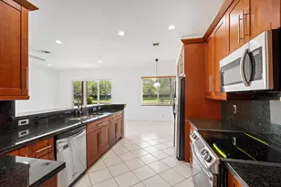 886 Sunflower Cir, Weston, FL 33327 - Photo 17