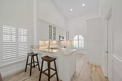 13514 Fountain View Boulevard, Wellington, FL 33414 - Photo 9