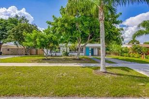 512 Bayberry Dr, Lake Park, FL 33403 - Photo 5