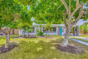 512 Bayberry Dr, Lake Park, FL 33403 - Photo 3