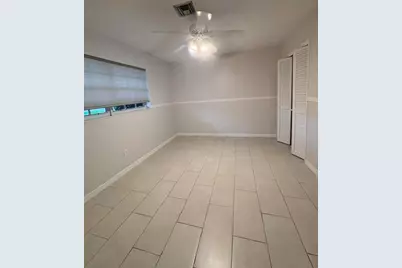738 SW 5th Avenue, Hallandale Beach, FL 33009 - Photo 17