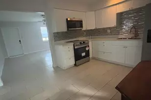 738 SW 5th Ave, Hallandale Beach, FL 33009 - Photo 15