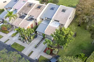 1989 Canterbury Cir, Wellington, FL 33414 - Photo 13