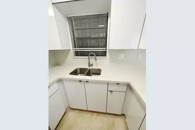 1701 W 42nd Place #43, Hialeah, FL 33012 - Photo 11