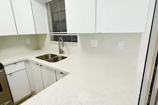 1701 W 42nd Pl, Hialeah, FL 33012 - Photo 9