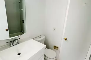 1701 W 42nd Pl, Hialeah, FL 33012 - Photo 15