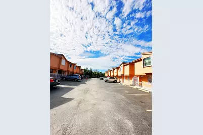 1701 W 42nd Place #43, Hialeah, FL 33012 - Photo 5