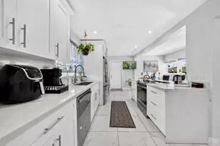 7961 N Normandy St, Miramar, FL 33023 - Photo 13