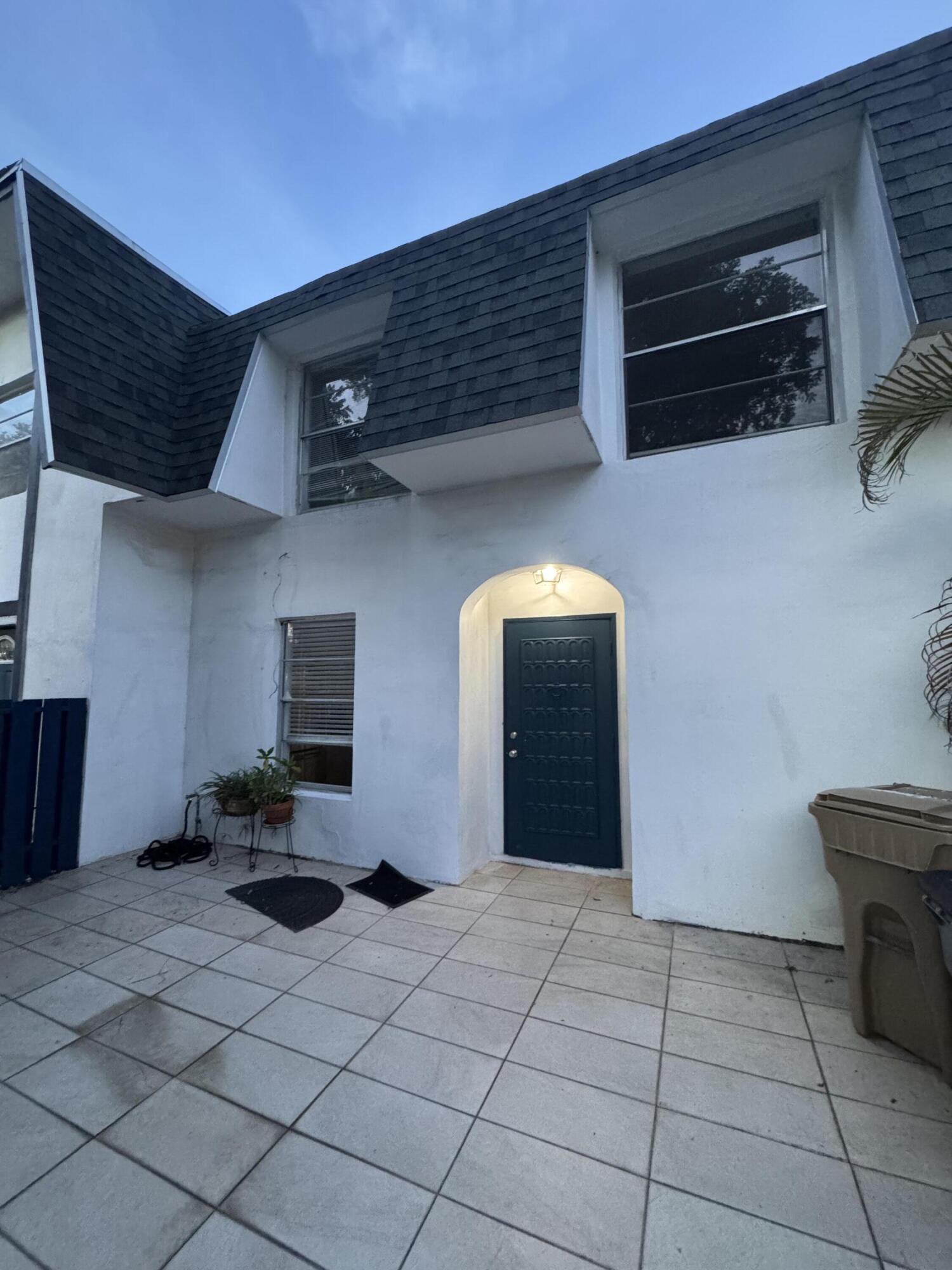3904 SW 67th Way - 3904 SW 67th Way, Davie, FL 33314 Luxury Property | Jose Angel Pina