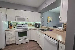 2206 S Cypress Bend Dr, Pompano Beach, FL 33069 - Photo 3
