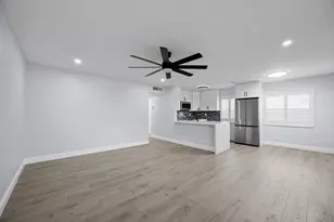 29 Burgundy Dr, Delray Beach, FL 33484 - Photo 5