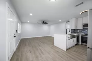29 Burgundy Dr, Delray Beach, FL 33484 - Photo 3